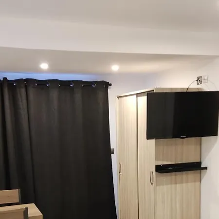Studio Plain Pied Avec Terrasse Couverte 20M Wifi Et Smart Tv Hérin Exterior photo